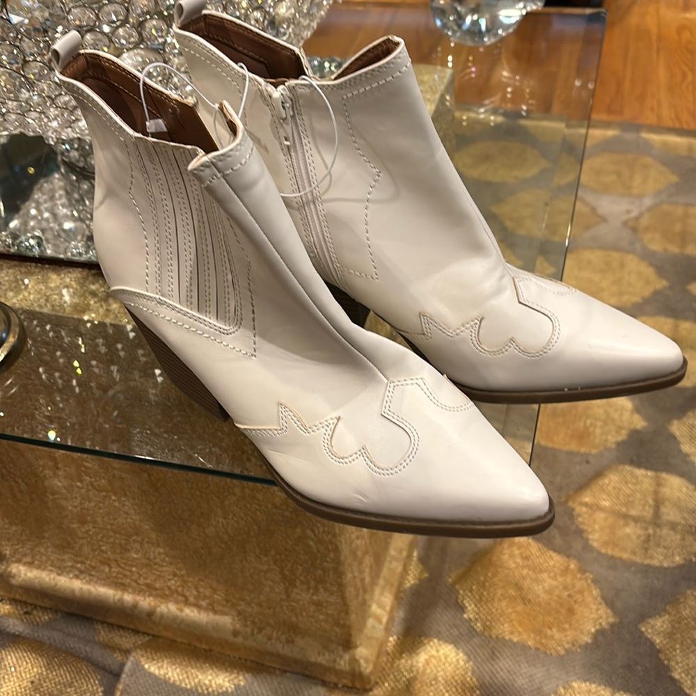 New indigo road cowboy boot
